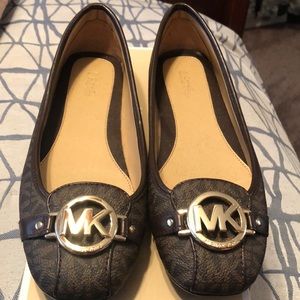 SIGNATURE MICHAEL KORS FLATS